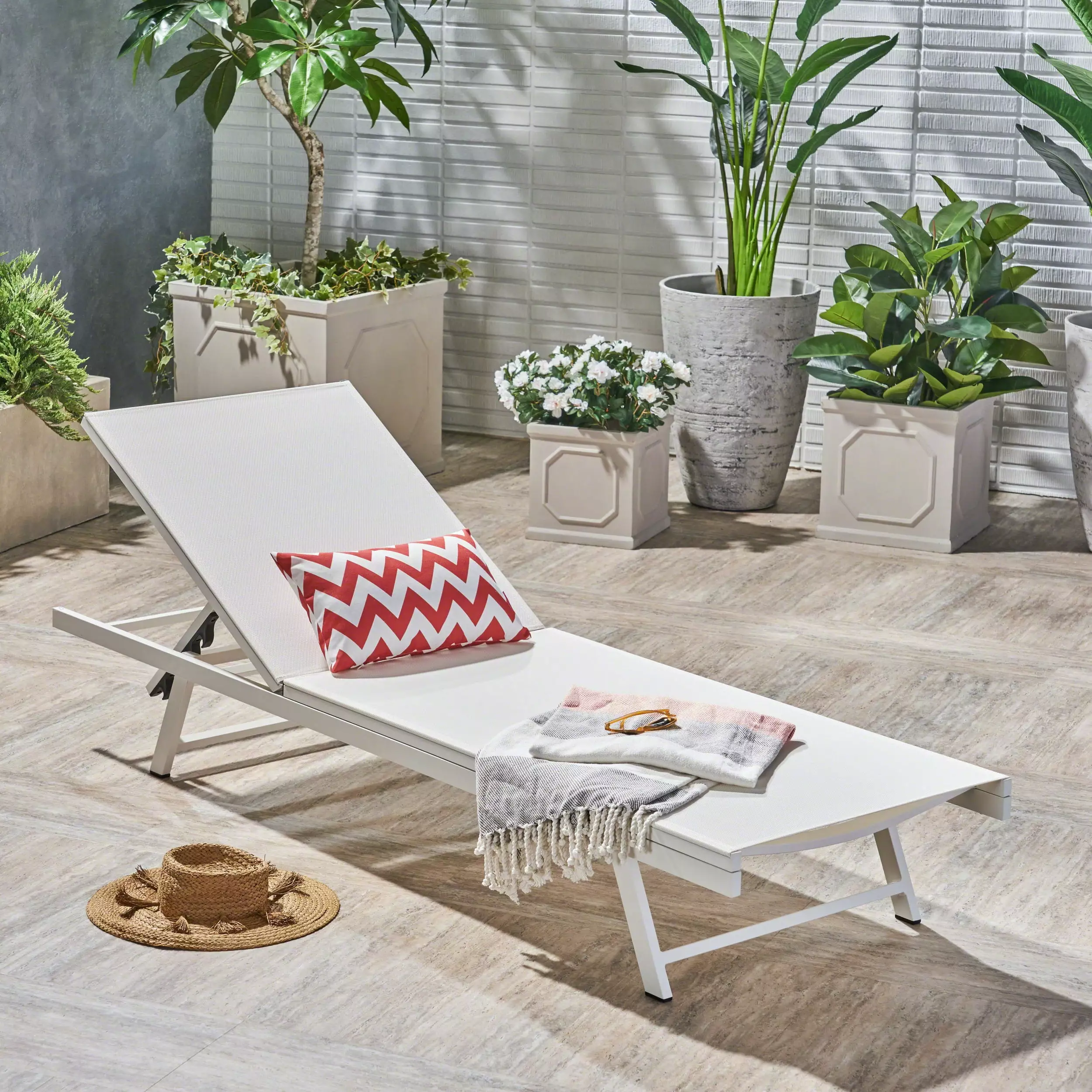 Homiyad Chaise Lounge Comfortable Modern Design Living Room and Bedroom Chaise CoSoTower