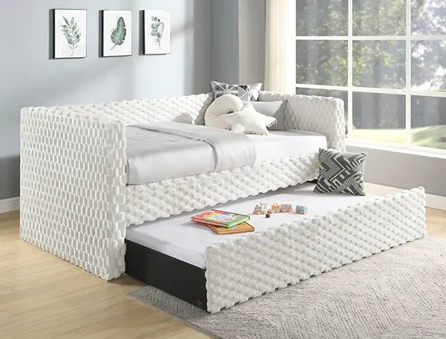 Molly Daybed Master Suite
