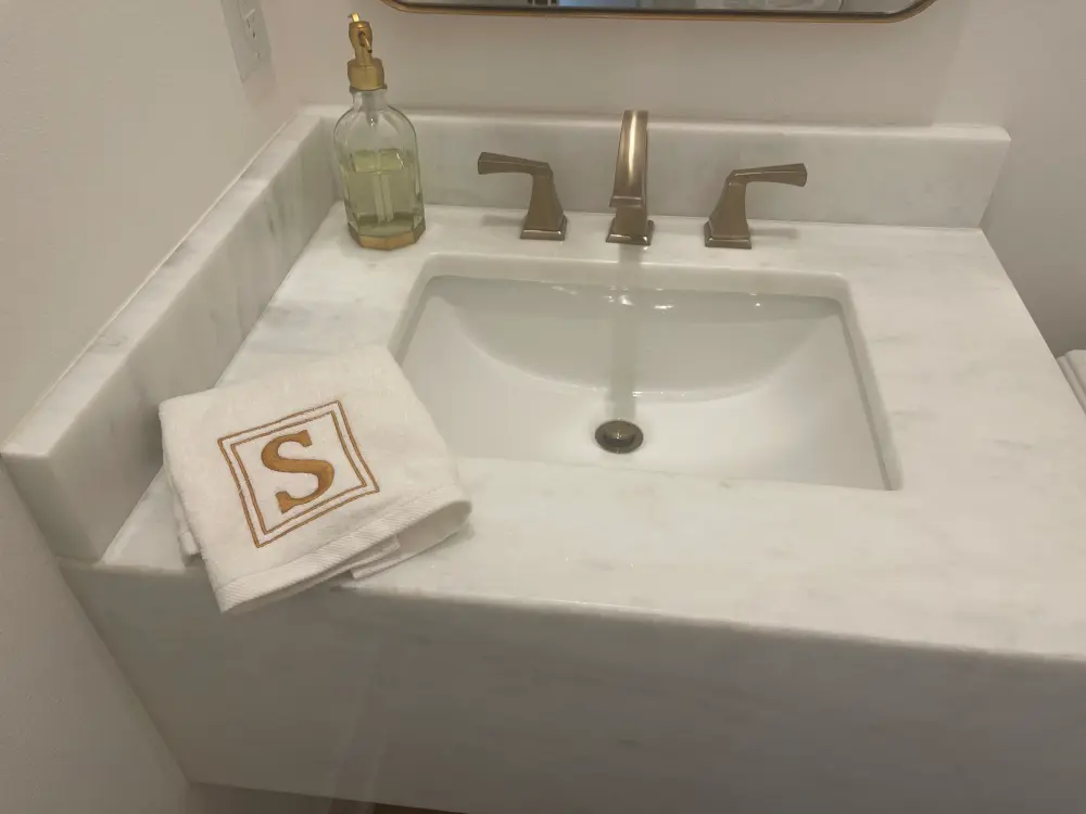 EMBROIDERED INITIAL TERRY HAND TOWEL - Extra Absorbent