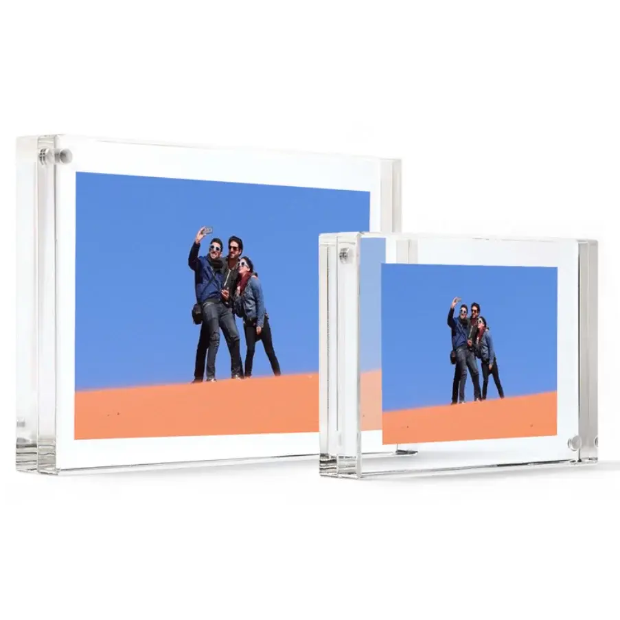 INITIAL MAGNETIC PICTURE FRAME® 5” x 7”