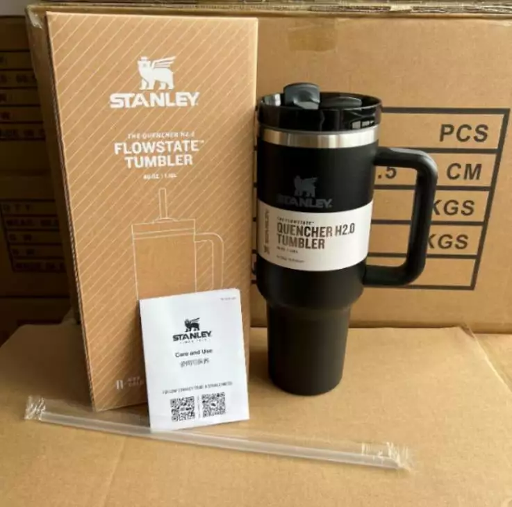 Stanley Quencher H2.0 FlowState Stainless Steel Vacuum Insulated Tumbler Lid and Straw 40oz Black